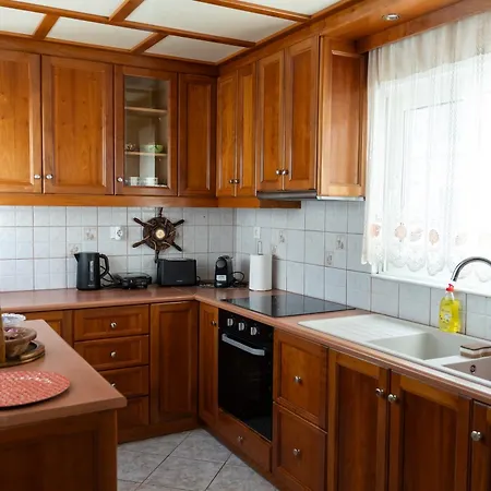 Nerina & Maisonette * Cos